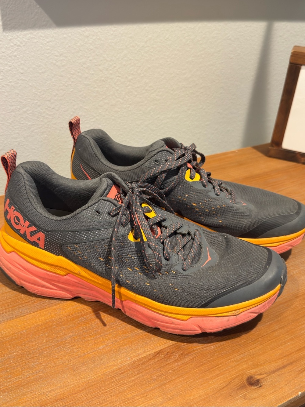 Hoka One One Challenger ATR 6 Women’s 10B Athletic Tennis Shoes